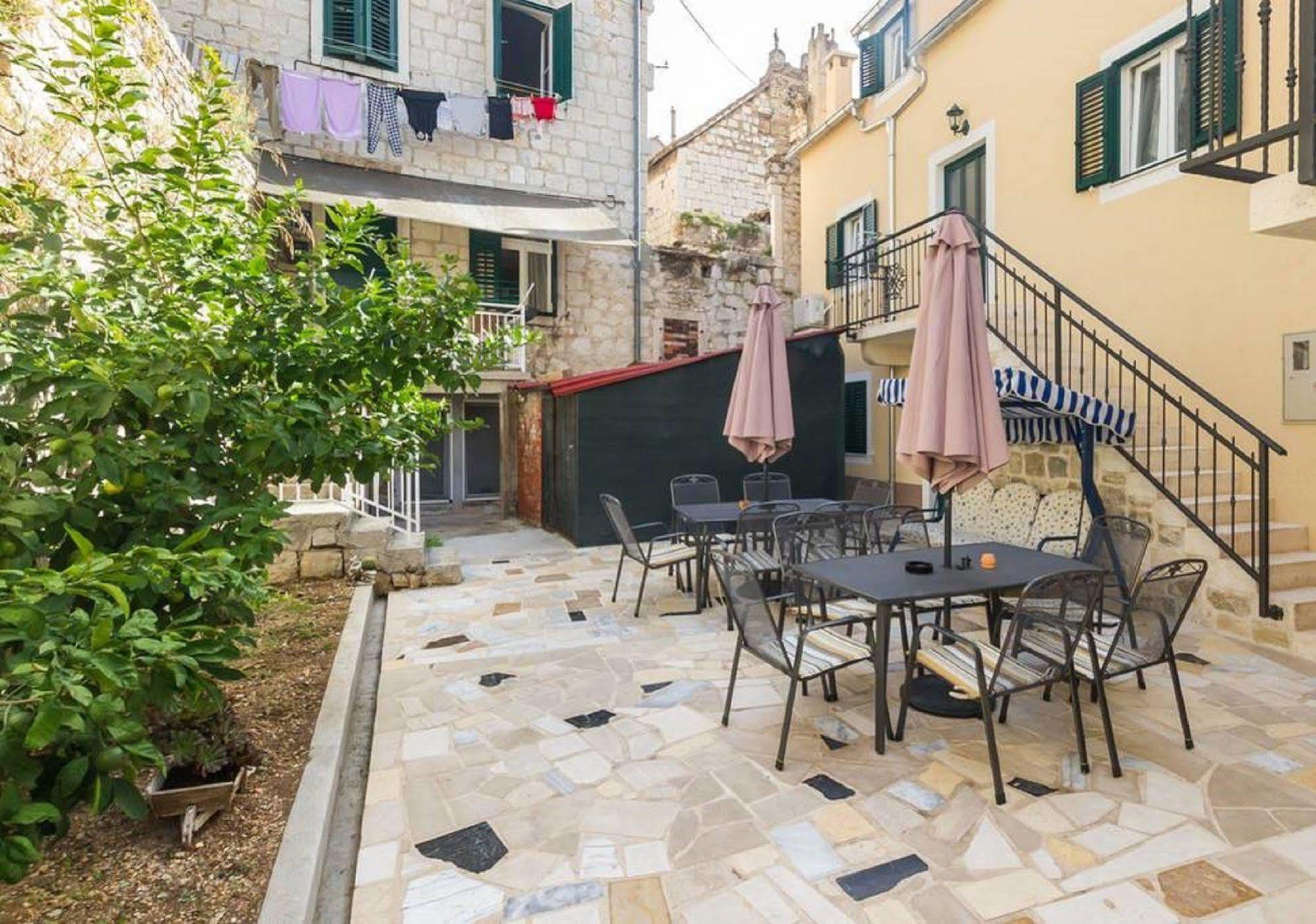 Peruzovic Rooms 1 Сплит Екстериор снимка