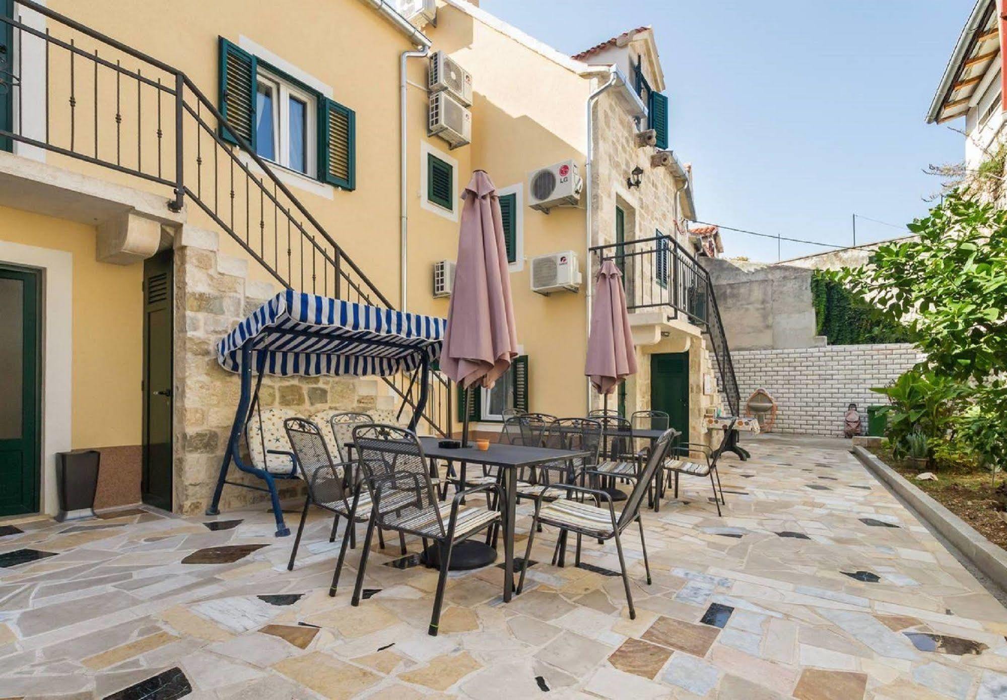 Peruzovic Rooms 1 Сплит Екстериор снимка